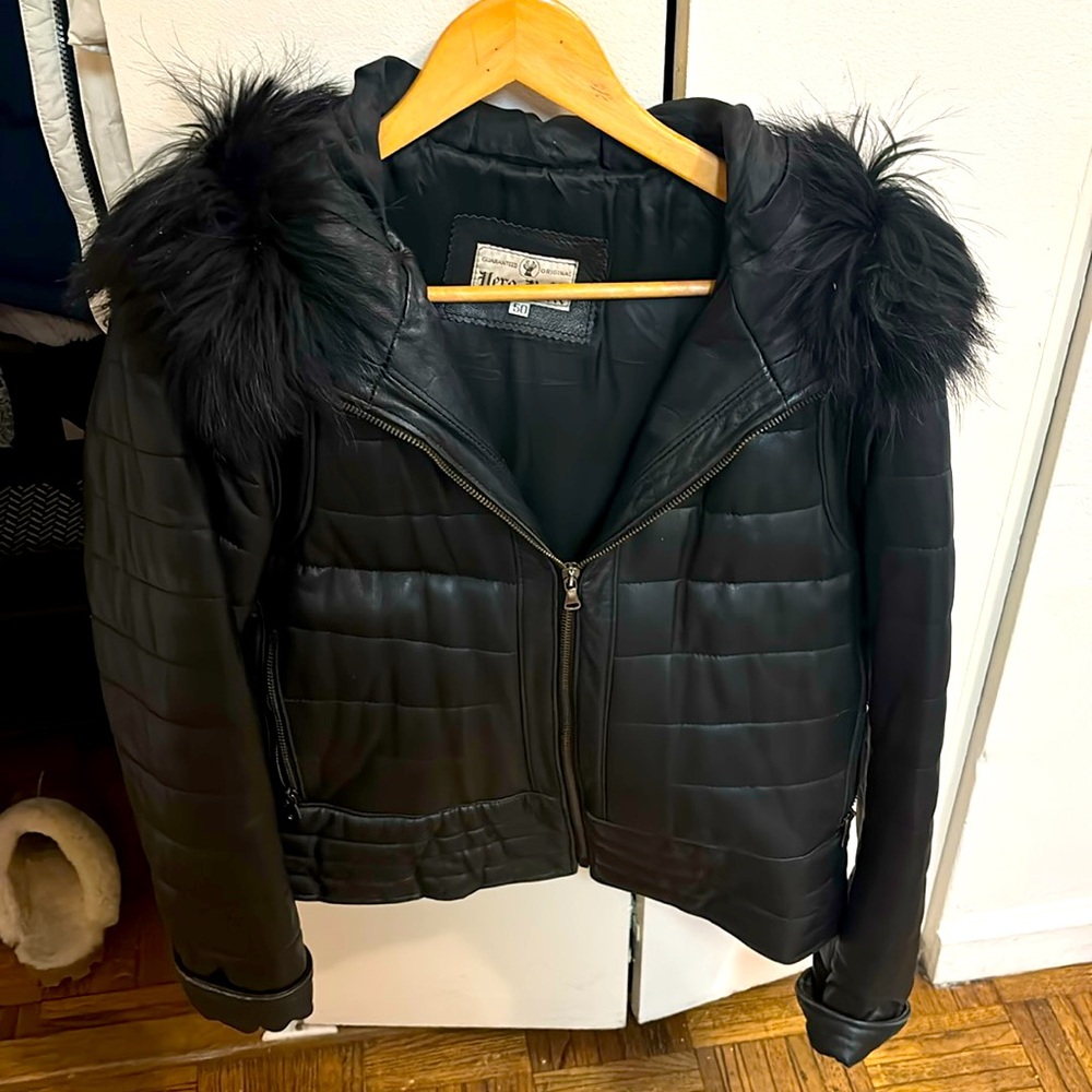 Short leather jacket from Florence with hood